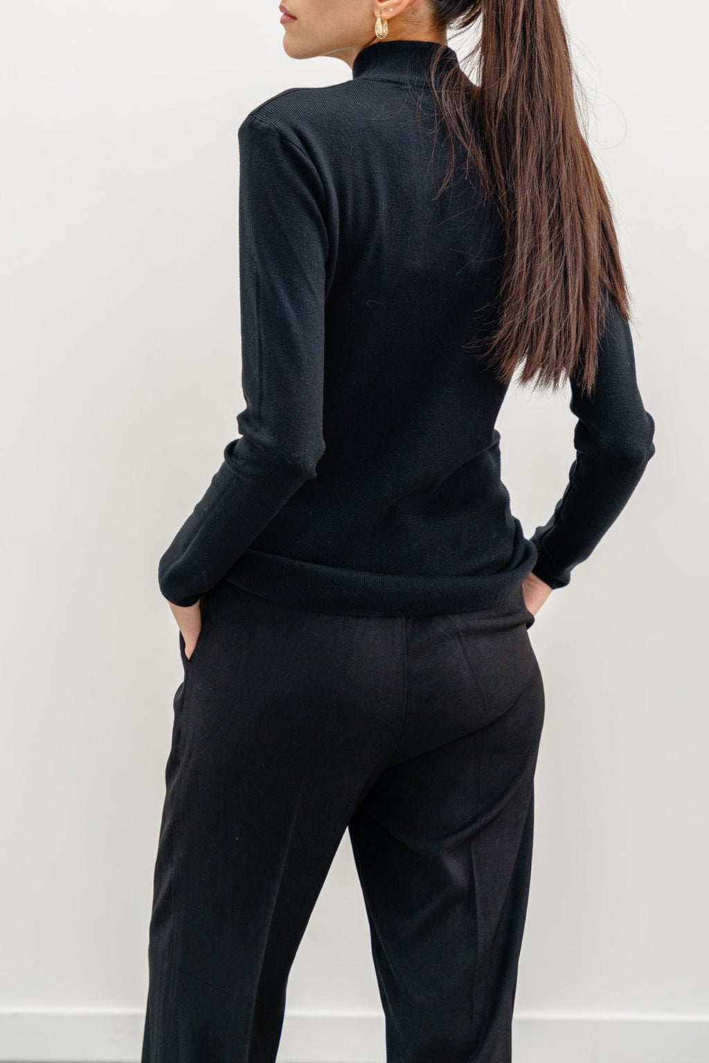 Luxury Black Jilpop High Crew Sweater