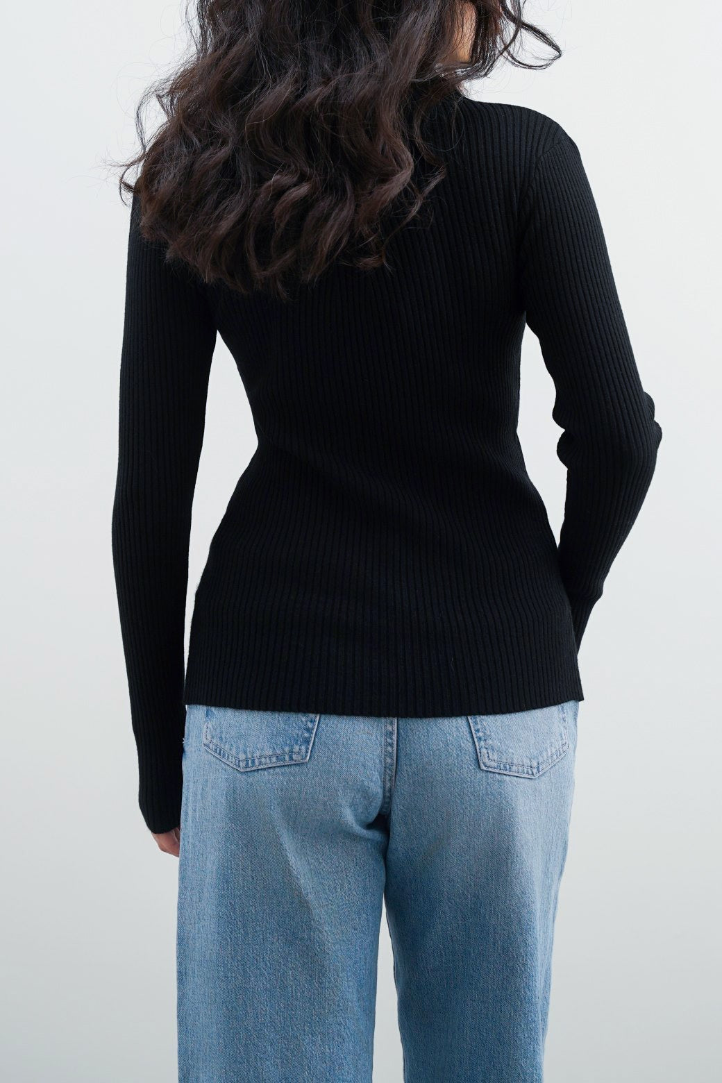Ribbed Black Jilpop High Crew Sweater