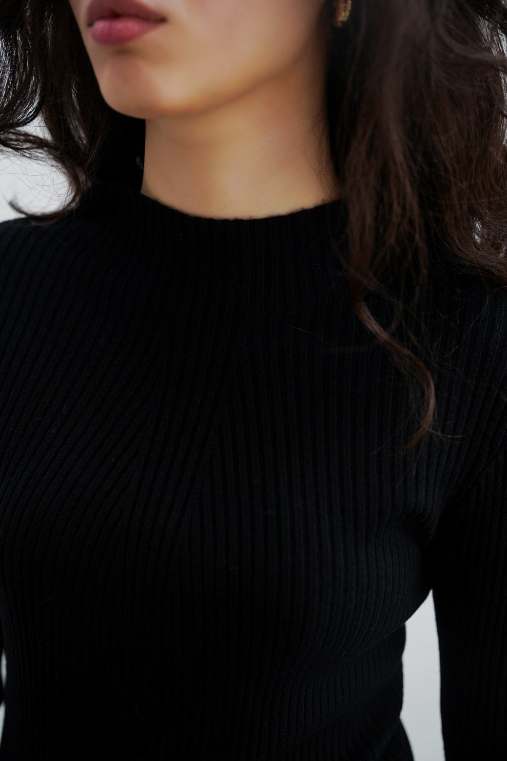 Ribbed Black Jilpop High Crew Sweater