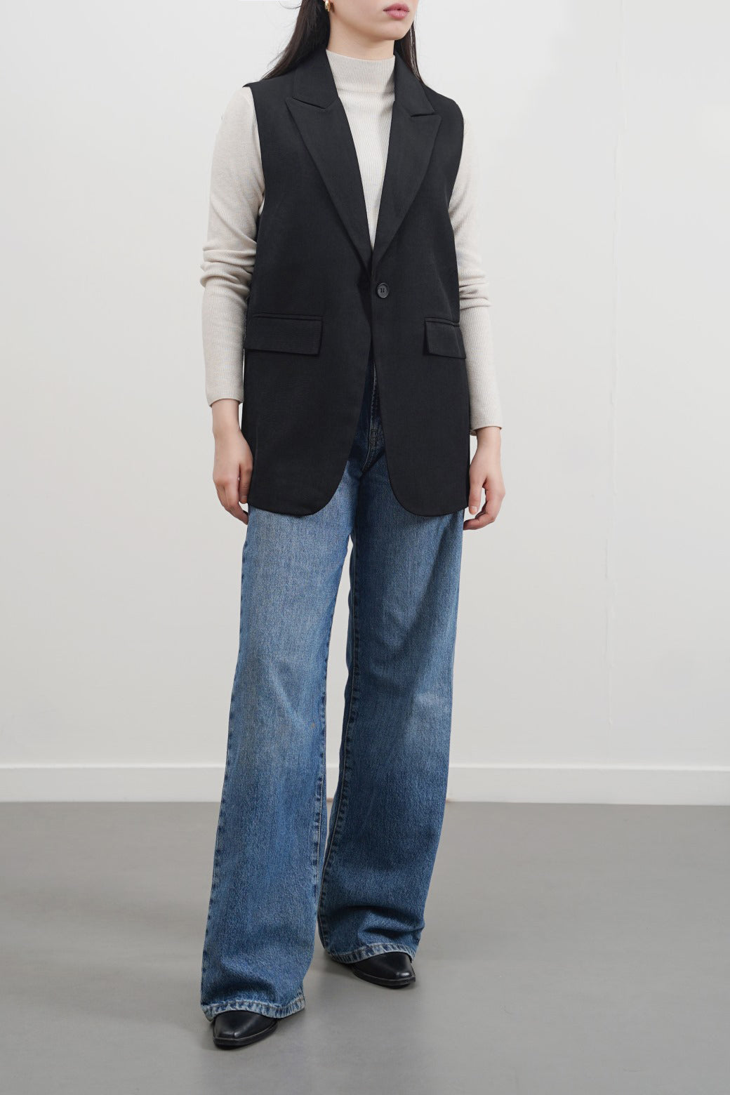 Sleeveless Black Jilpop Blazer