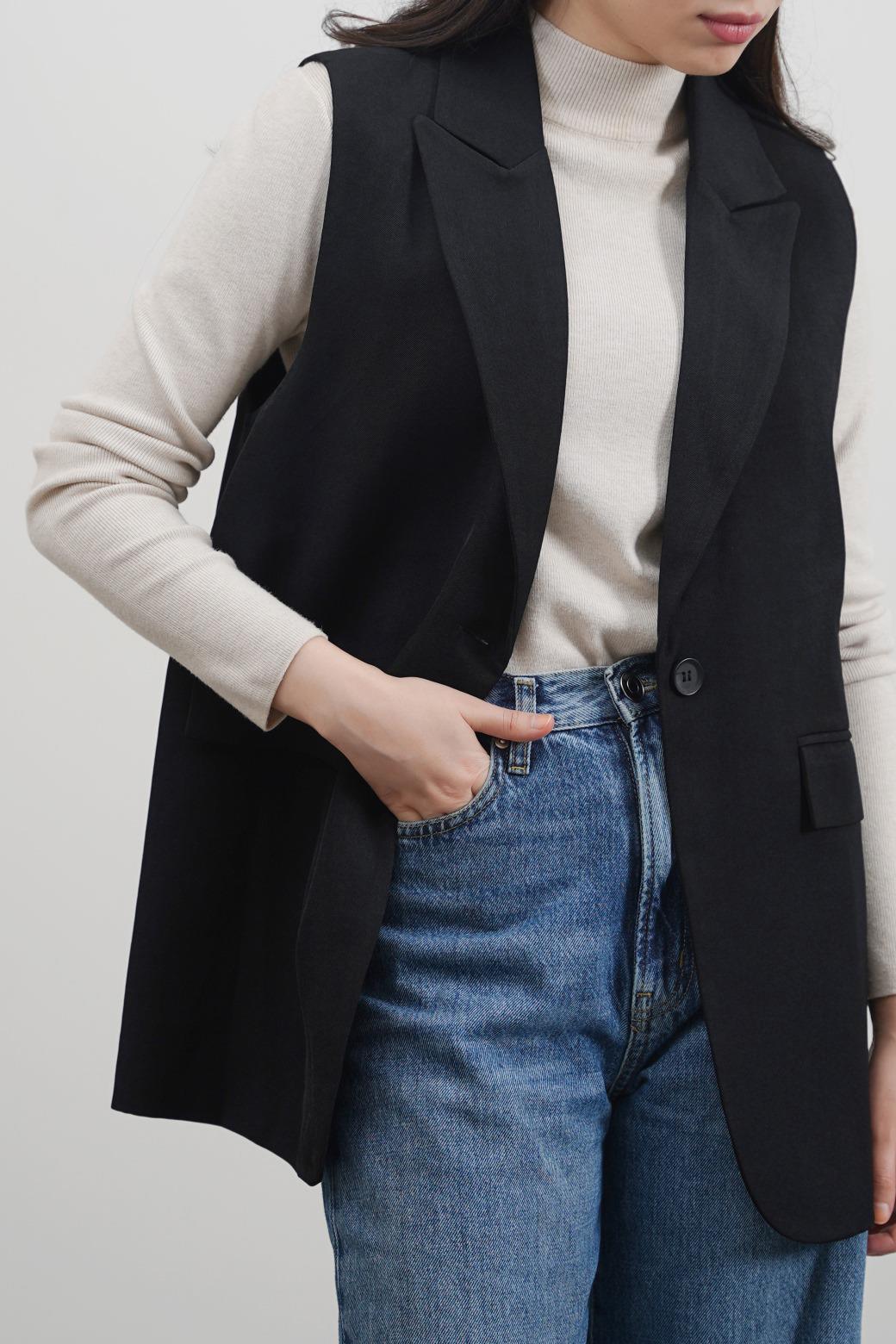 Sleeveless Black Jilpop Blazer