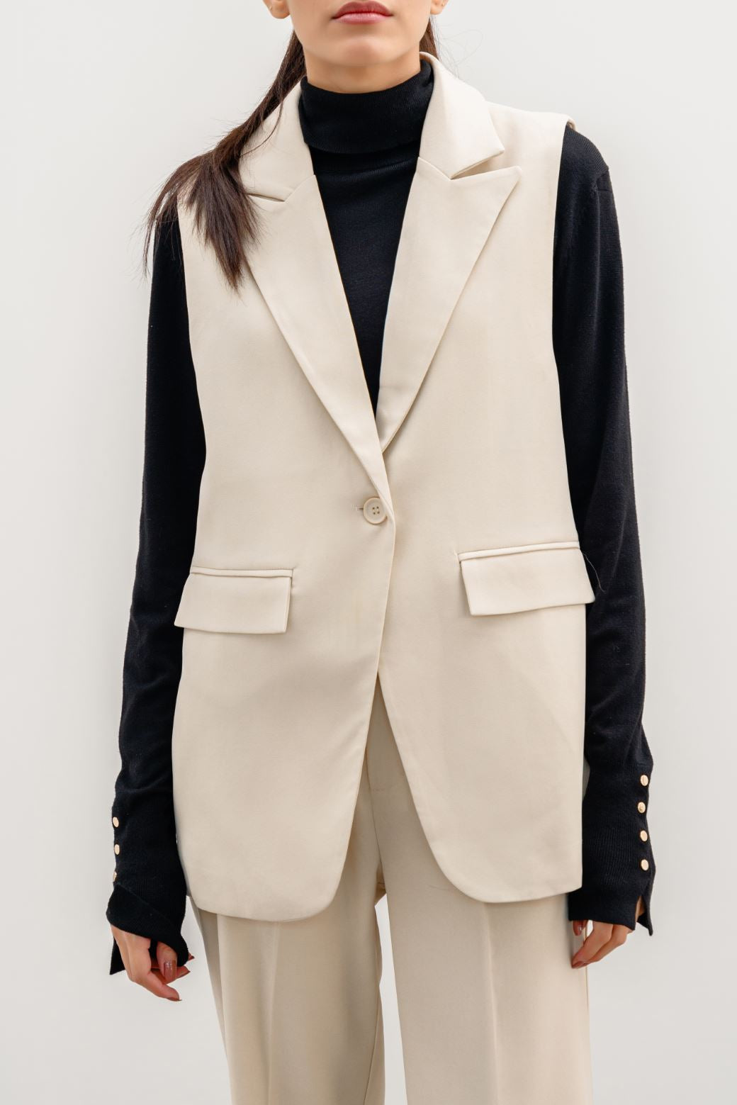 Sleeveless Ivory Jilpop Blazer