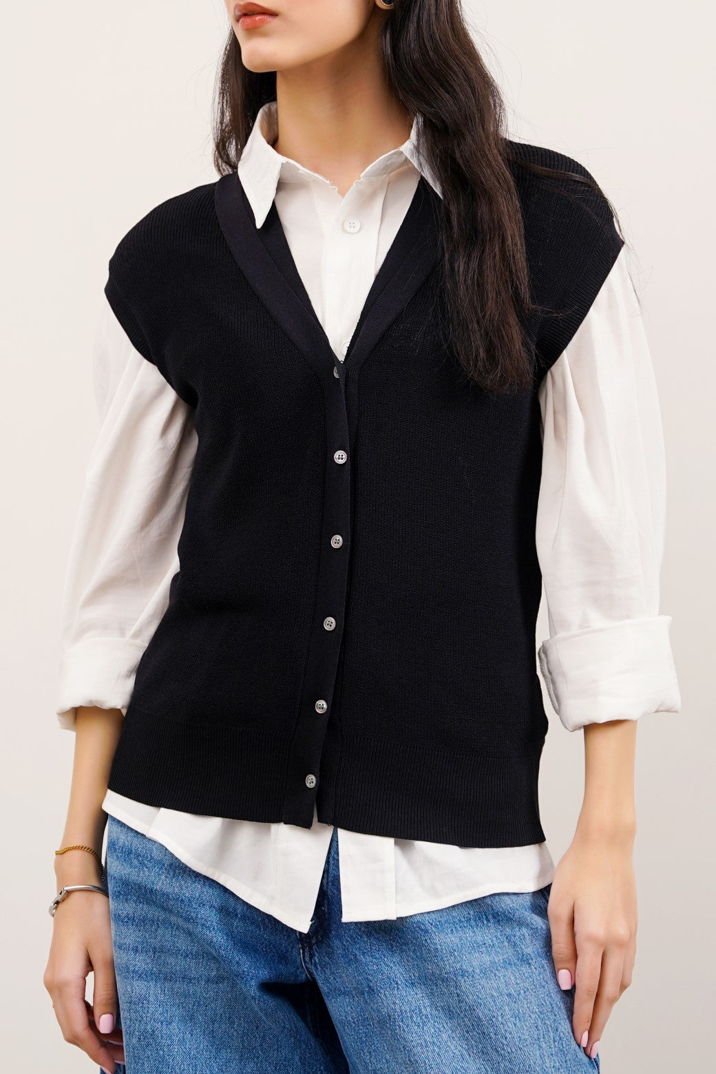 Sleeveless Black Jilpop Needle Knit Cardigan