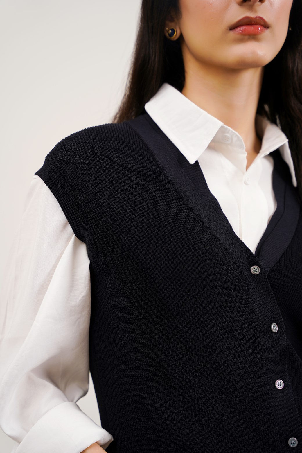 Sleeveless Black Jilpop Needle Knit Cardigan