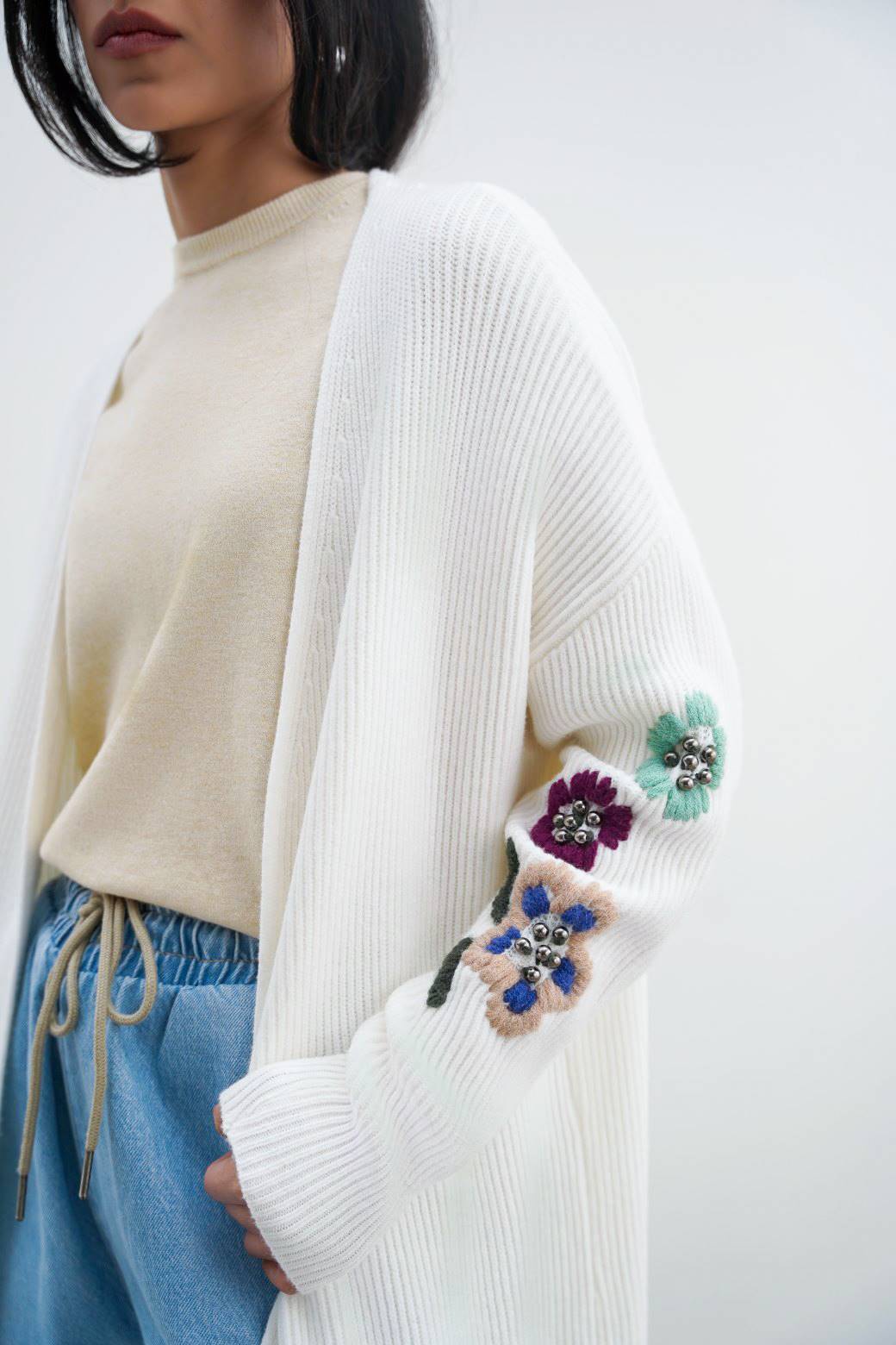 Extra White Jilpop Long Embroidered Cardigan