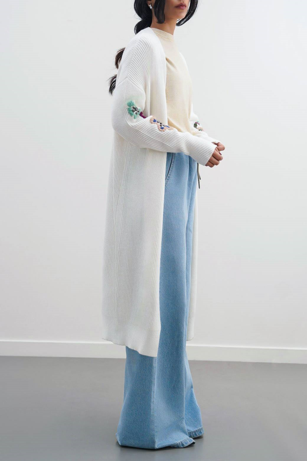 Extra White Jilpop Long Embroidered Cardigan