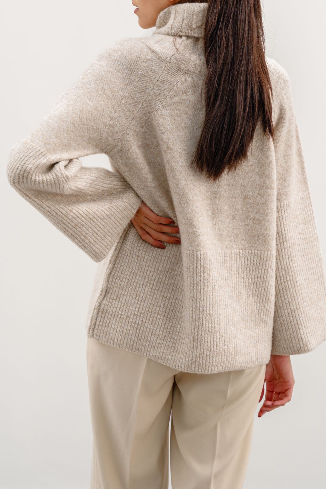 Morocco Cream Jilpop Rib Sleeve Sweater