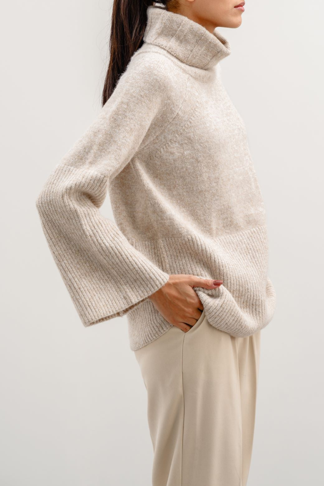 Morocco Cream Jilpop Rib Sleeve Sweater