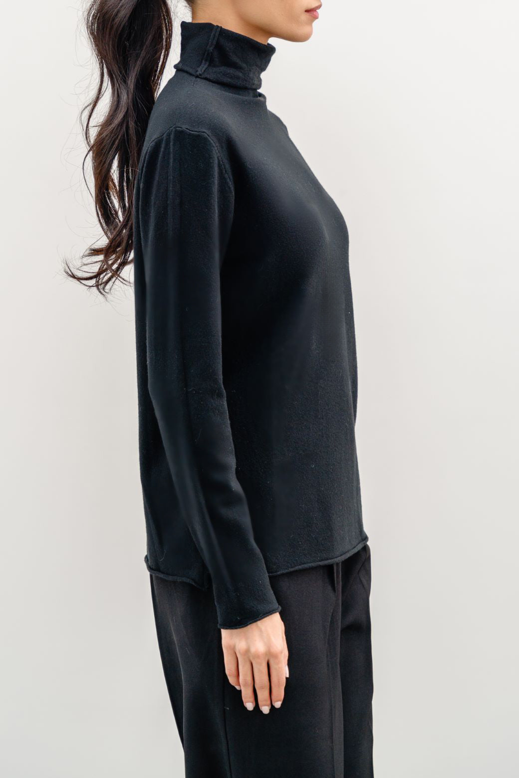 Lightweight Black Jilpop Sweater Top