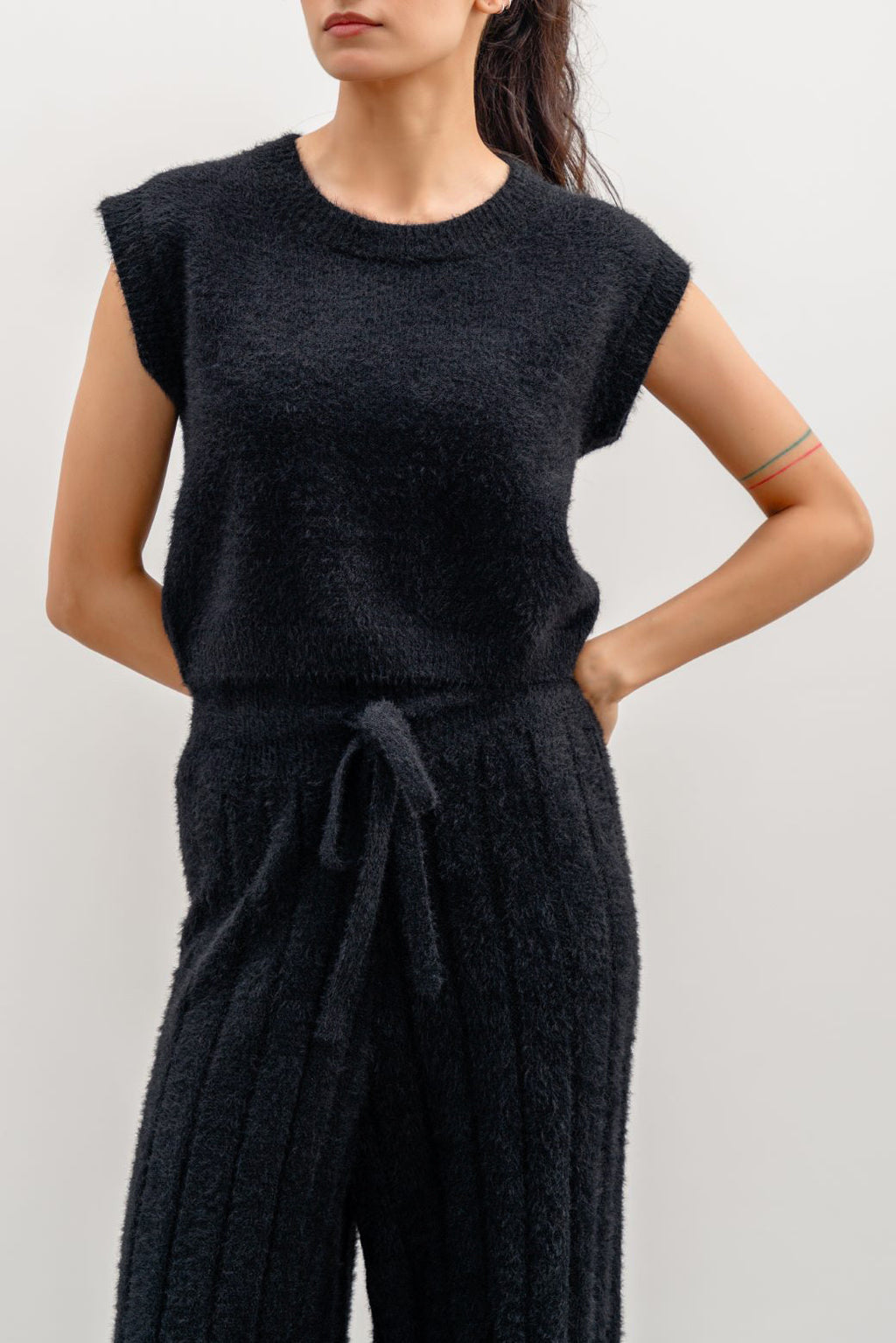 Sleeveless Black Jilpop Angel Sweater